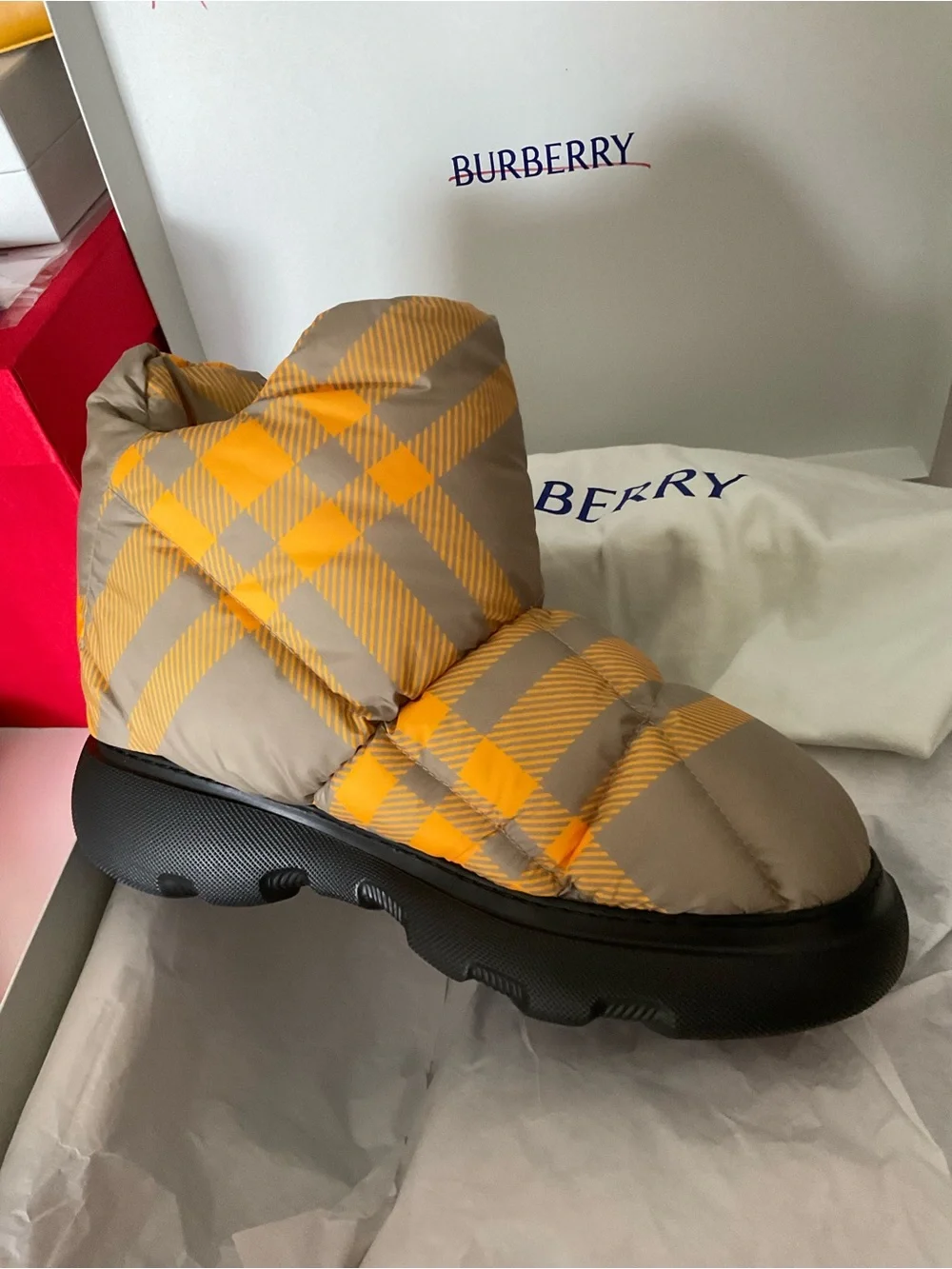 Burberry men’s yellow